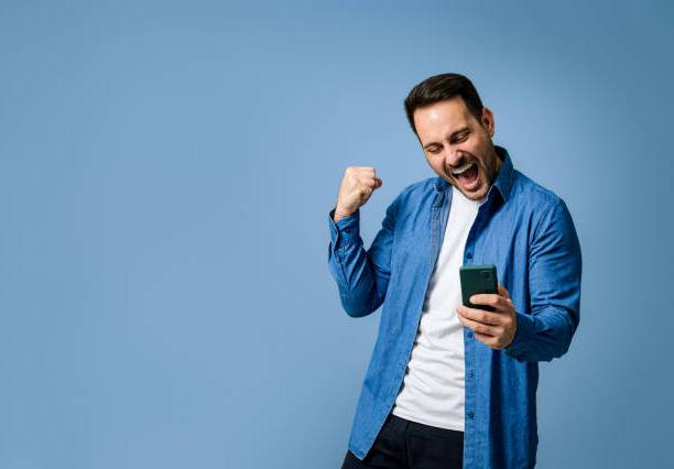 Customer with smartphone