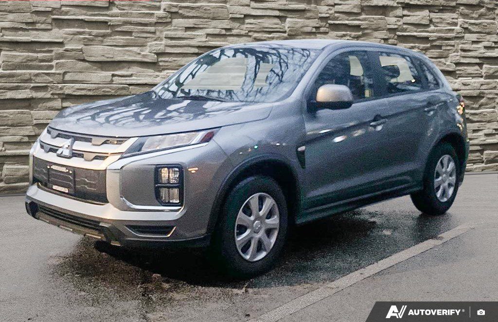 2025 Mitsubishi RVR ES